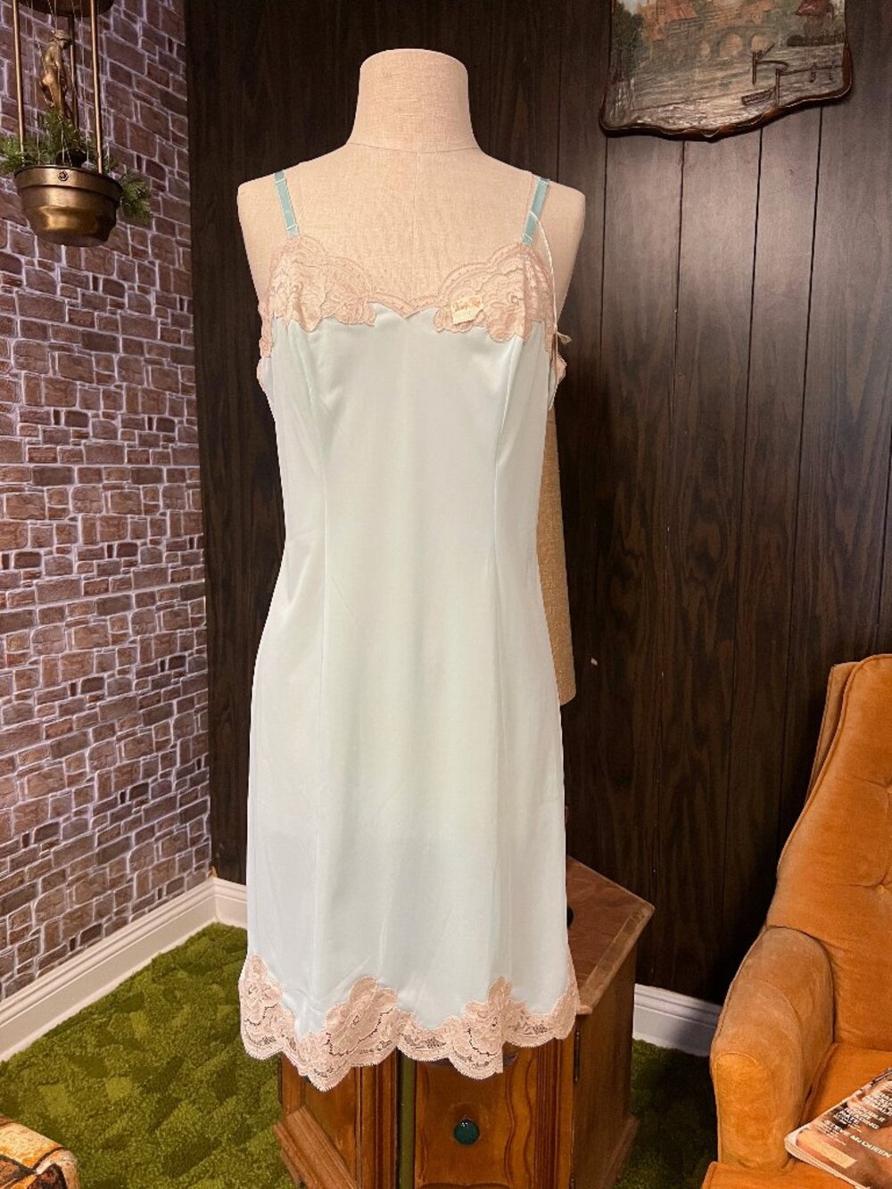 NWT Vintage 70s Vanity Fair Lace Trim Nylon Slip Blue Beige Size 34 Small